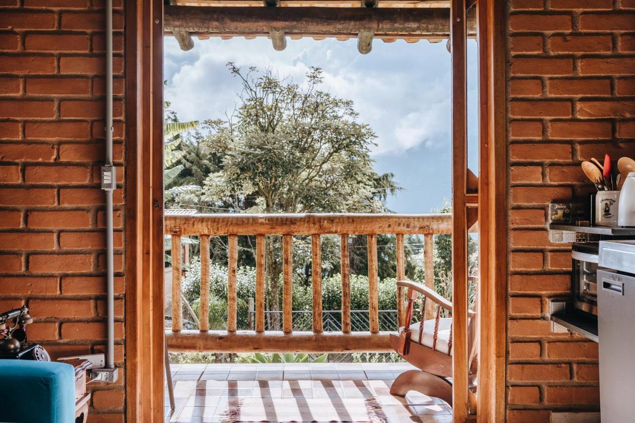 Chale Refugio Da Pedra Sp Villa เซาเบนโตโดซาปูไค ภายนอก รูปภาพ